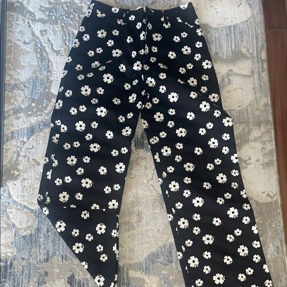 ROLLA'S Pants - Rolla’s Black Pants with White Floral Pattern